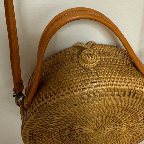 Round Woven Tan Crossbody Bag - Picture 2 of 4